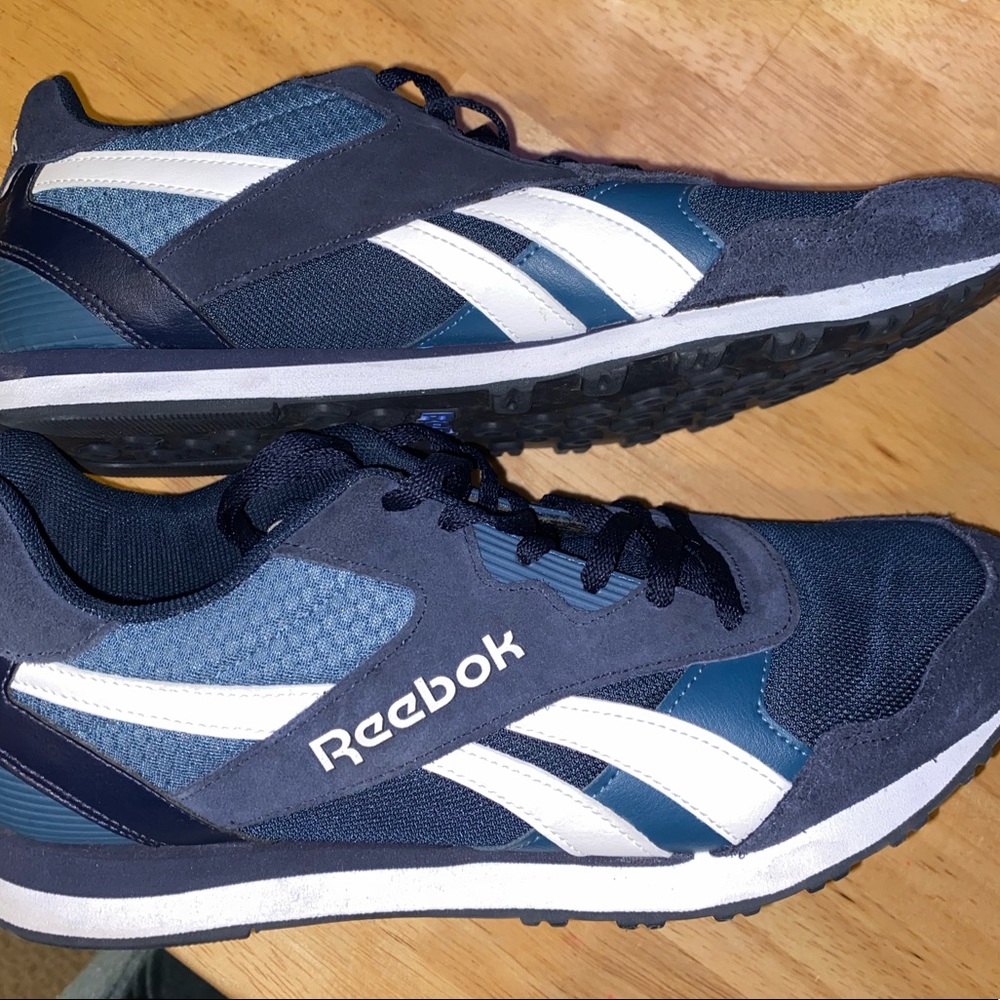 Original Reeboks (WORN ONLY ONCE)